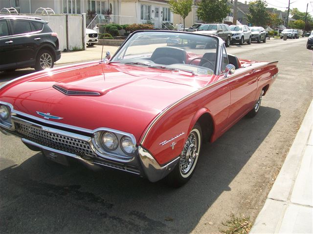 1962 Ford Thunderbird