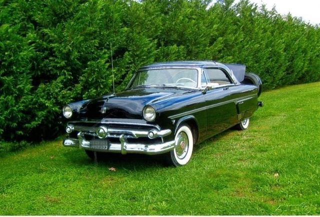 1954 Ford Crestline