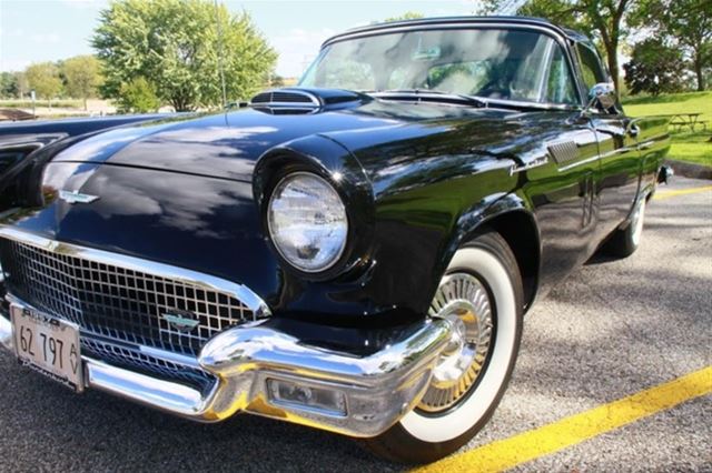 1957 Ford Thunderbird