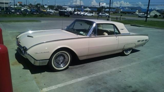 1962 Ford Thunderbird