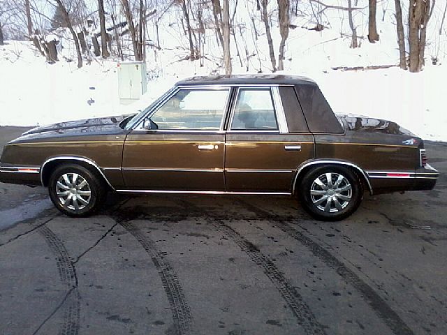 1984 Chrysler lebaron #2
