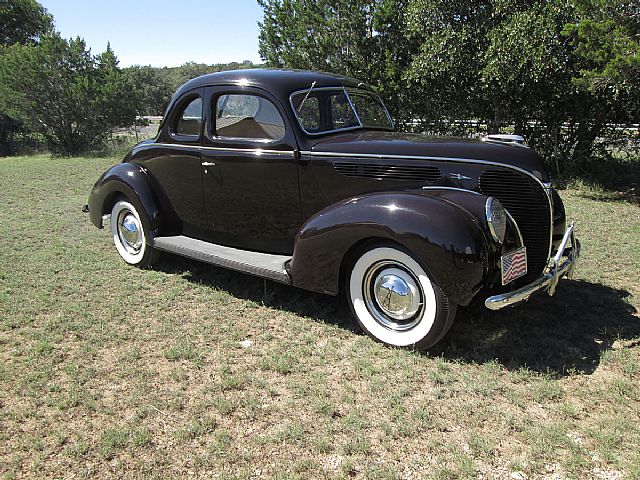 1938 Ford Deluxe