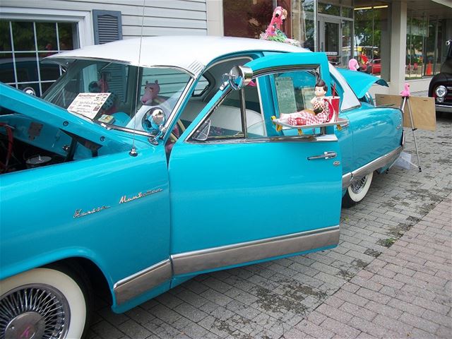 1953 Kaiser Manhattan