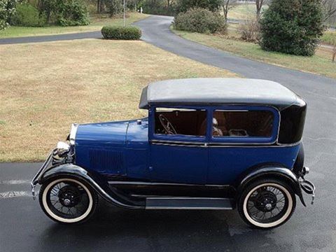 1928 Ford Sedan