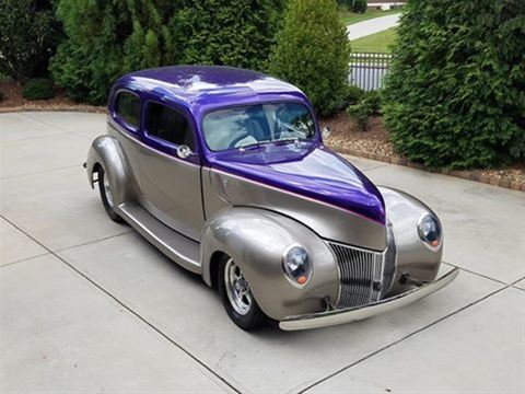 1940 Ford Sedan