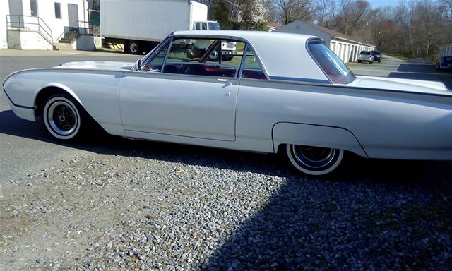 1962 Ford Thunderbird