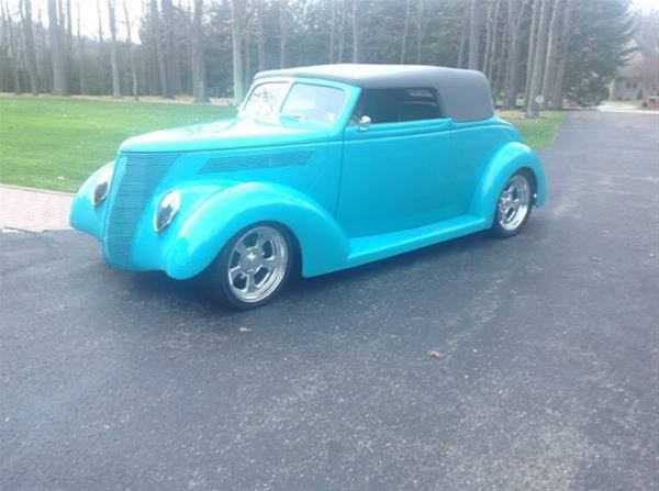 1937 Ford Cabriolet