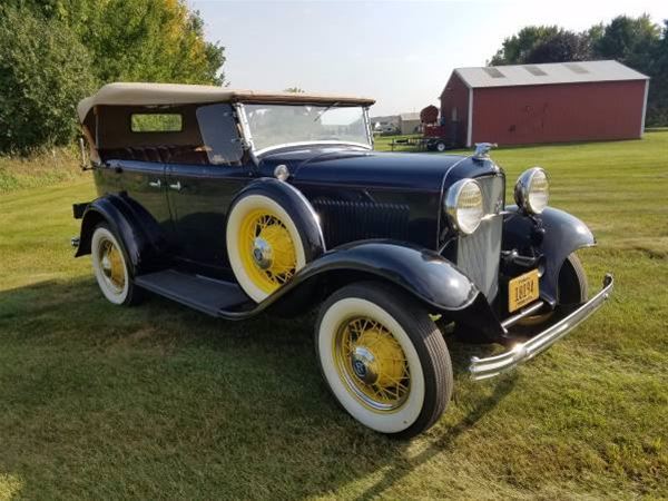 1932 Ford Deluxe