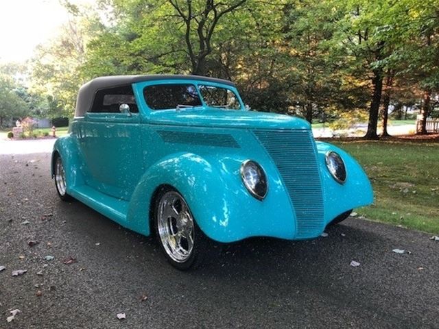 1937 Ford Cabriolet