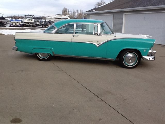 1955 Ford Victoria