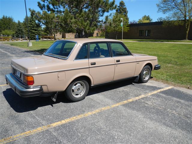 1982 Volvo 240DL for sale