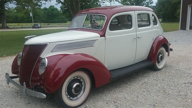 1937 Ford Deluxe