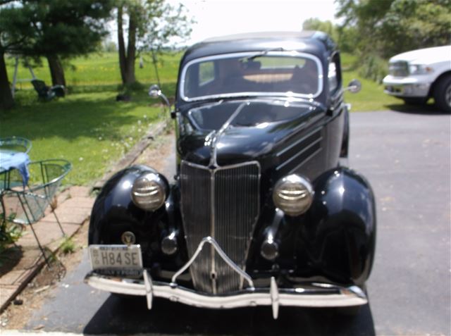 1936 Ford Sedan