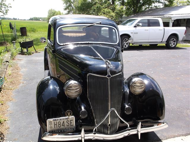 1936 Ford Sedan