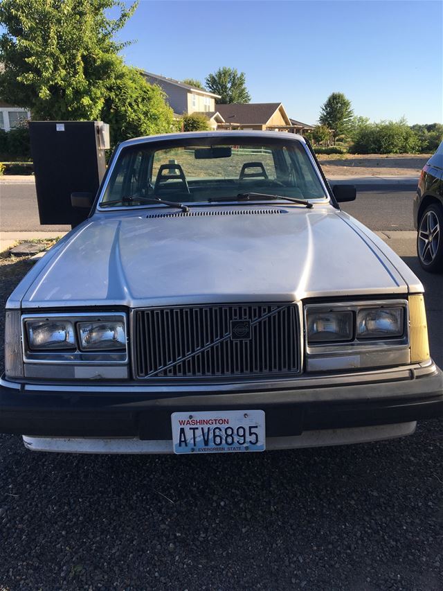 1985 Volvo 240DL for sale