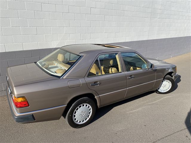 1990 Mercedes 300E
