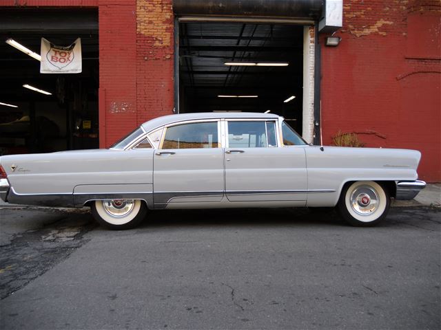 1956 Lincoln Capri