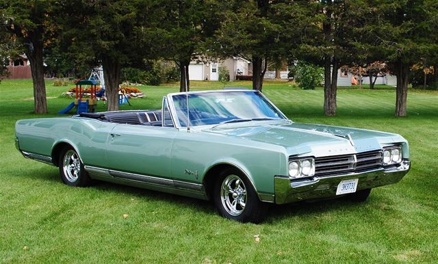 1965 Oldsmobile Starfire