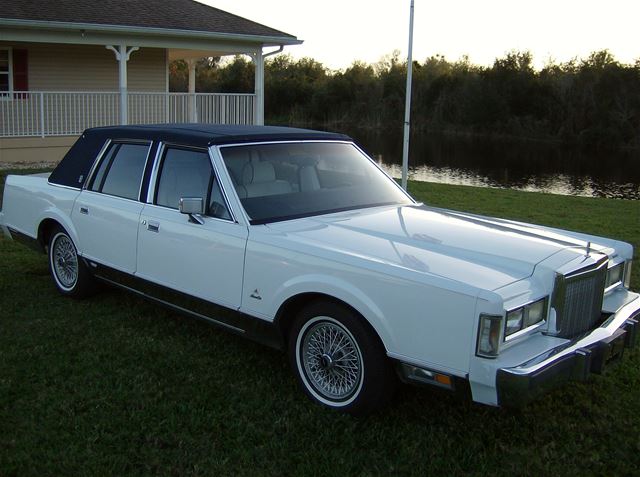 1987 Lincoln Town Car