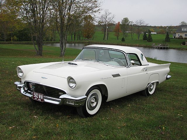 1957 Ford Thunderbird