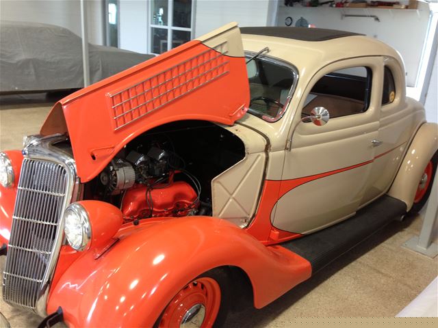 1935 Ford 5 Window Deluxe