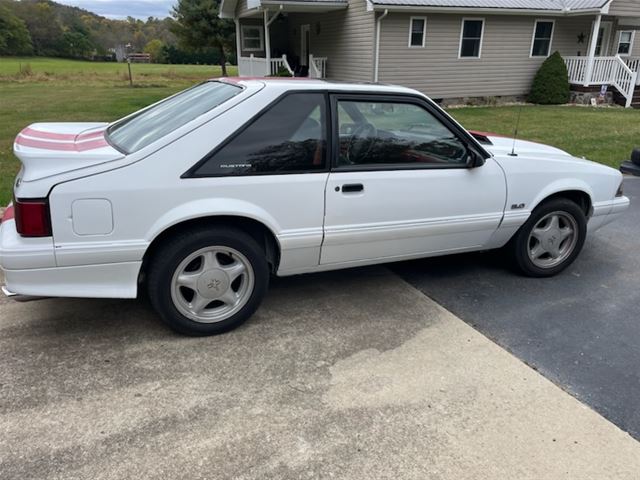 1990 Ford Mustang