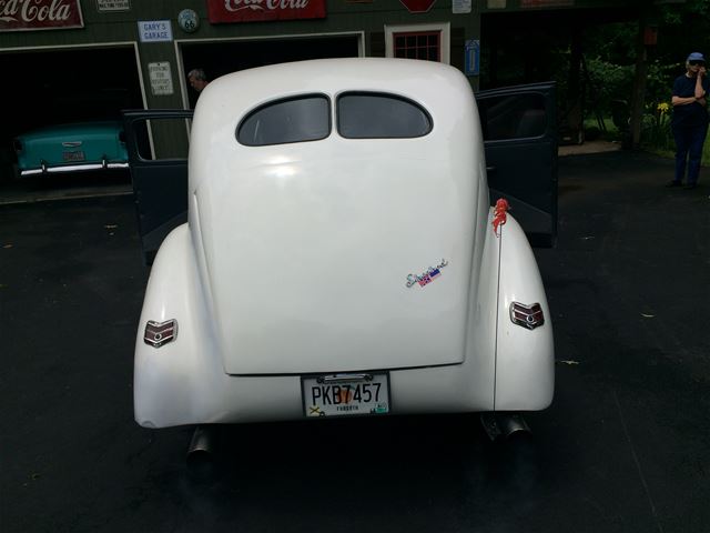 1940 Ford Sedan