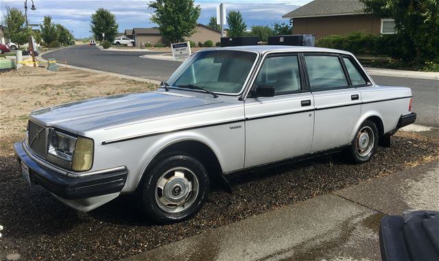 1985 Volvo 240DL for sale