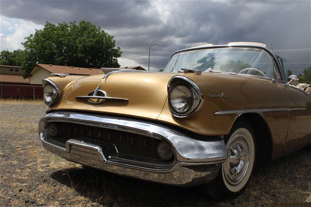 1957 Oldsmobile Starfire