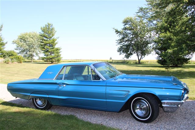 1965 Ford Thunderbird