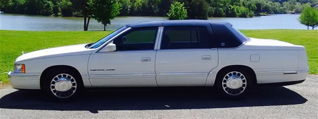 1999 Cadillac Fleetwood for sale