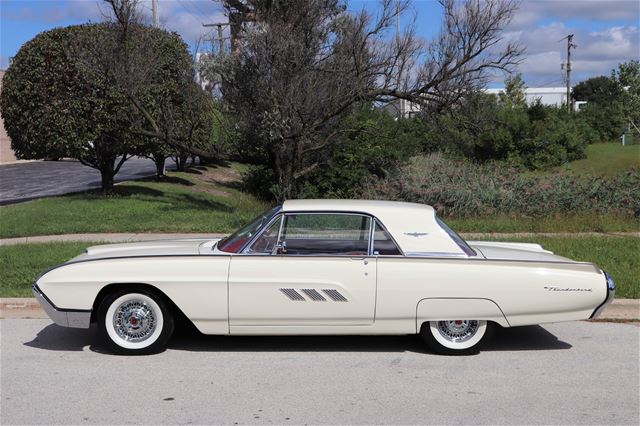 1963 Ford Thunderbird