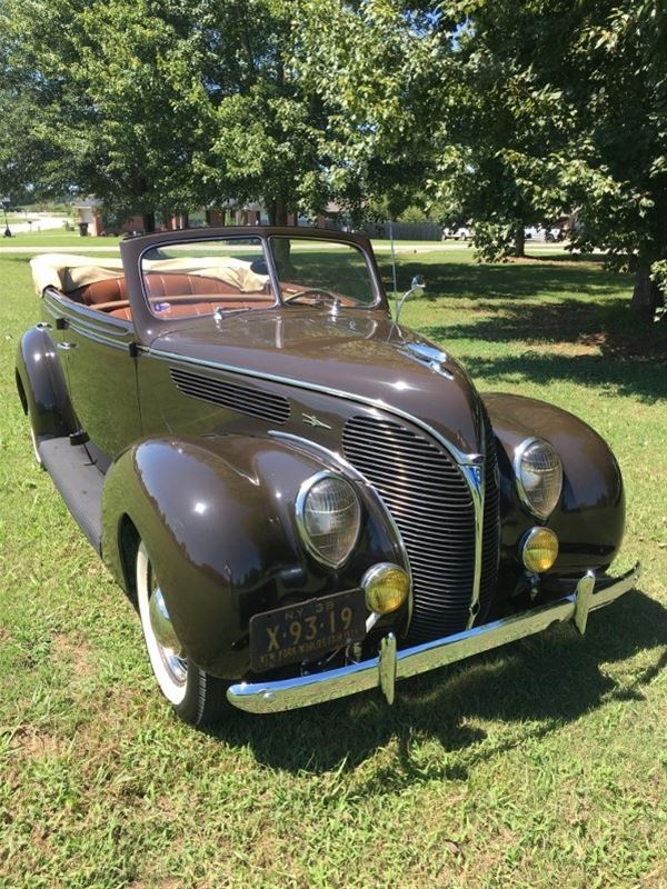 1938 Ford Deluxe