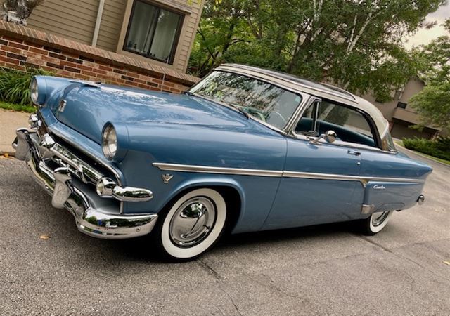 1954 Ford Crestliner