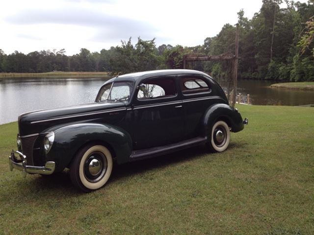 1940 Ford 2 Door Sedan