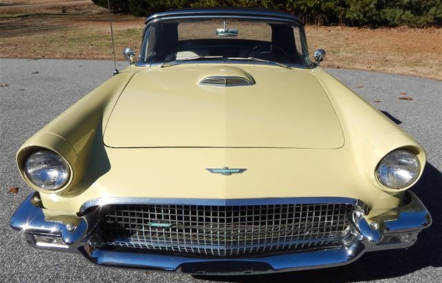 1957 Ford Thunderbird