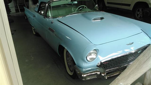 1957 Ford Thunderbird