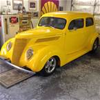 1937 Ford Deluxe