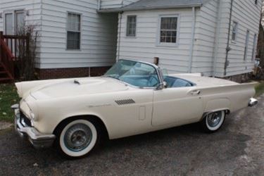 1957 Ford Thunderbird