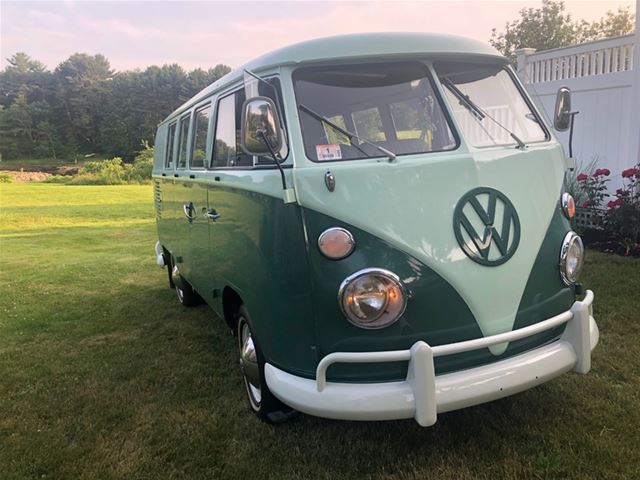 1965 Volkswagen 11 Window Bus