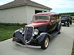 1934 Ford 2 Door Sedan Picture 2