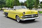 1954 Ford Crestline Picture 2