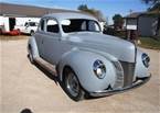 1940 Ford Coupe Picture 2