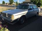 1985 Volvo 240DL Picture 2