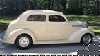 1937 Ford Deluxe Picture 2