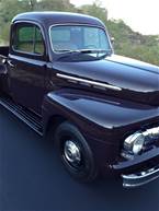 1951 Ford F2 Picture 2