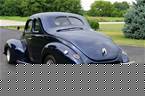 1940 Ford Deluxe Picture 2