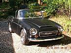 1969 Datsun Roadster Picture 2