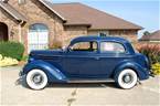1936 Ford Deluxe Picture 2