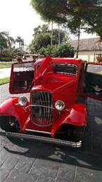 1932 Ford 3 Window Coupe Picture 2